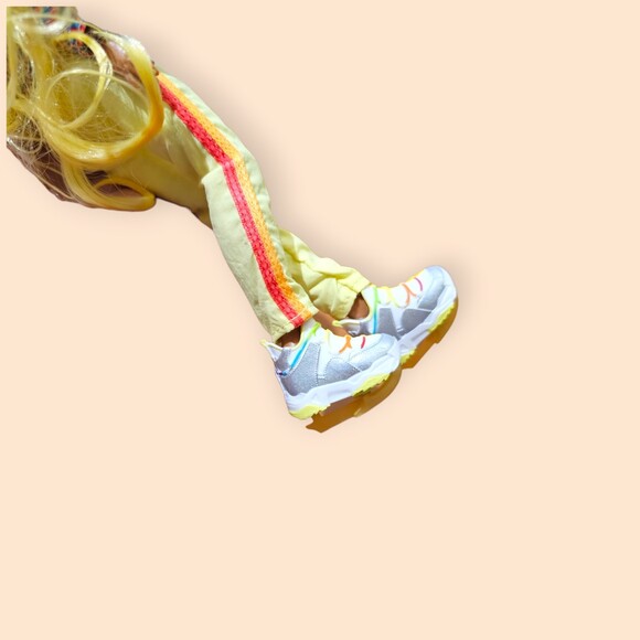 Rainbow High Sunny Madison doll - Picture 5 of 7